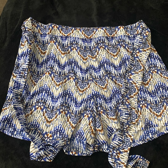 Fashion to Figure - Picture 2 of 4